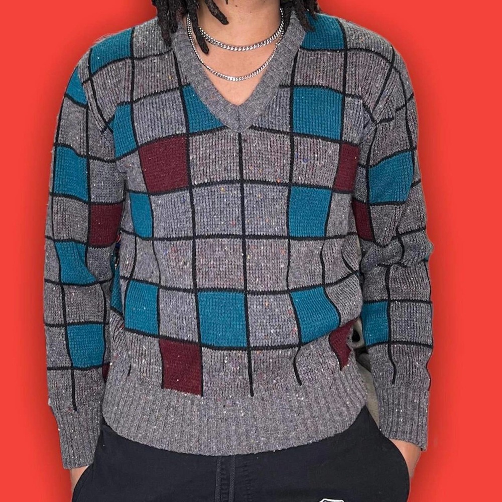 Grey checkerboard red and blue v neck seawater
